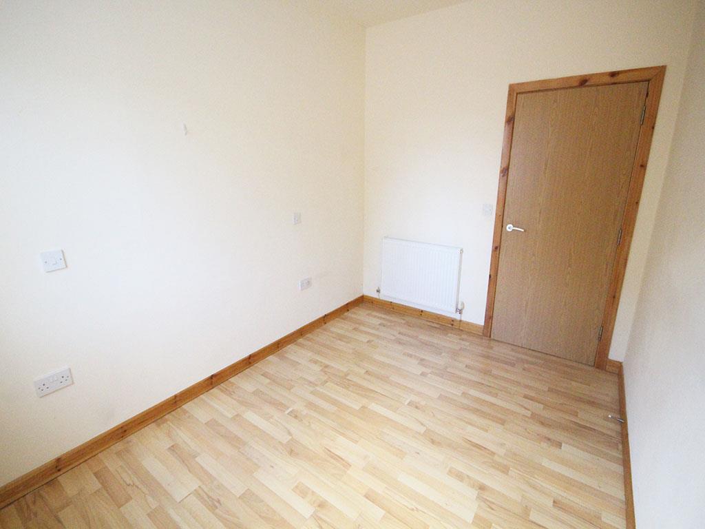 2 bedroom apartment To Let in Colne - IMG_3442.jpg